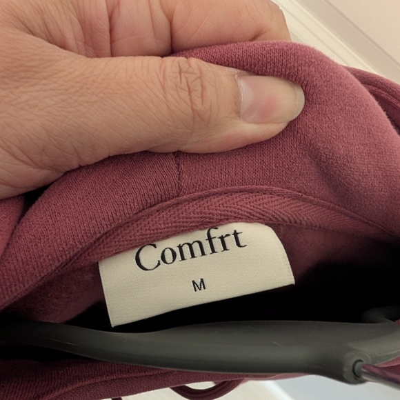 Comfrt DND Travel Hoodie In Berry - Picture 8 of 12